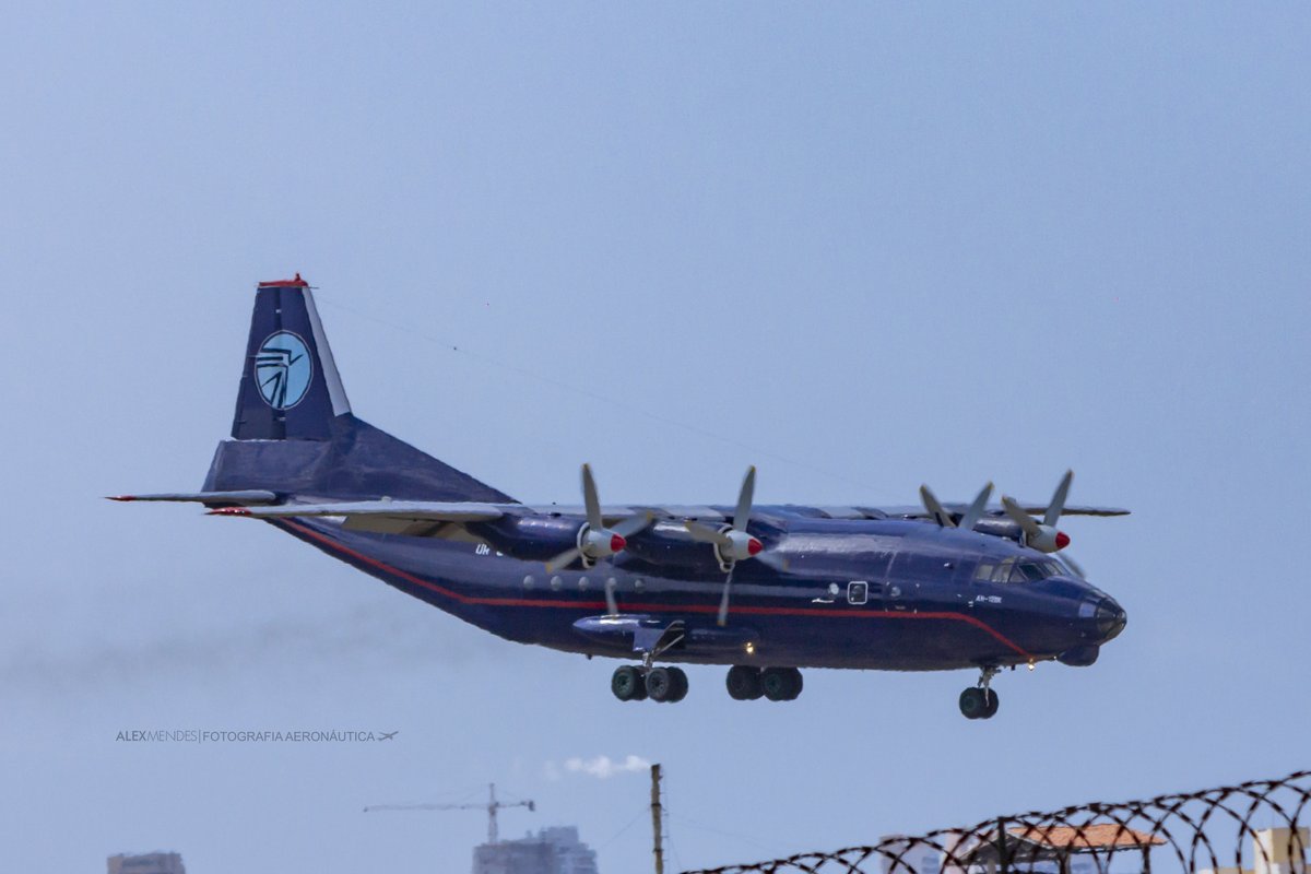 Foto da aeronave UR-CNT